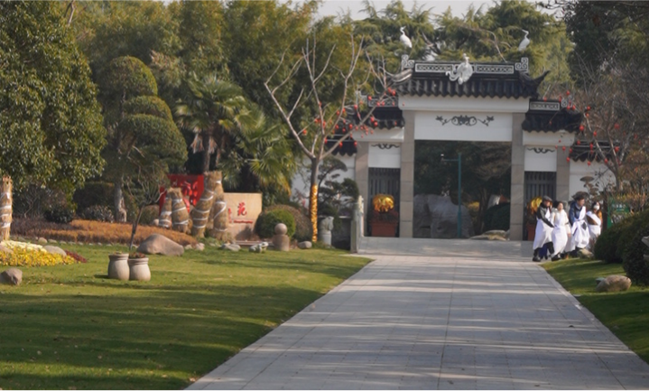 上海墓地.png