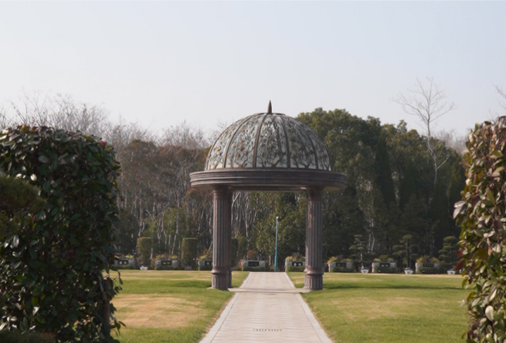 上海墓地.png